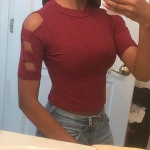 Burgundy 2/4 sleeve fitted crop top